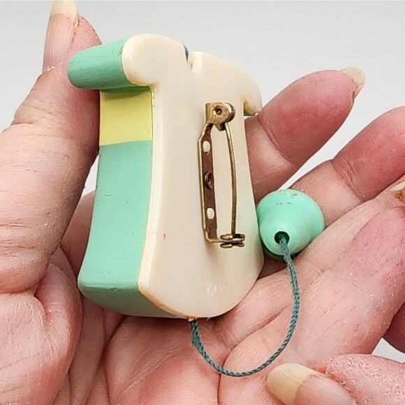 Easter Magic Bunny Pin Rabbit in a Hat Pull String Pop Up Brooch Signed A.G.C. - Picture 5 of 8